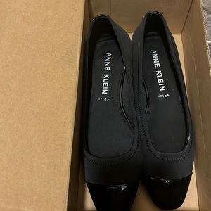 Anne Klein brand, size 7 black, I-flex shoes with box
